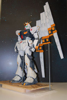 nu_gundam1.jpg